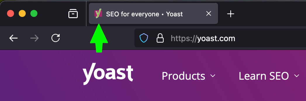 an arrow pointing to the yoast favicon in the firefox browser address bar